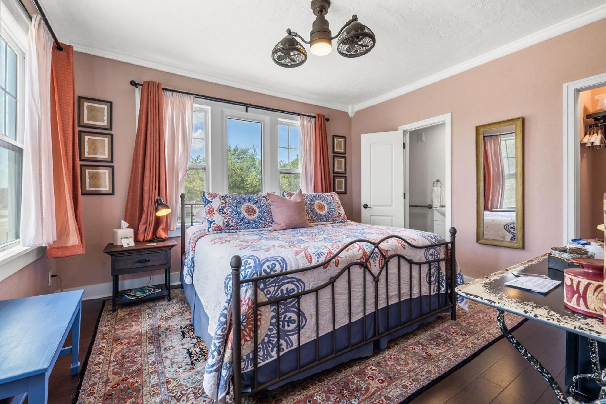 The Kenwood Gables Bed & Breakfast Sankt Petersburg Exterior foto